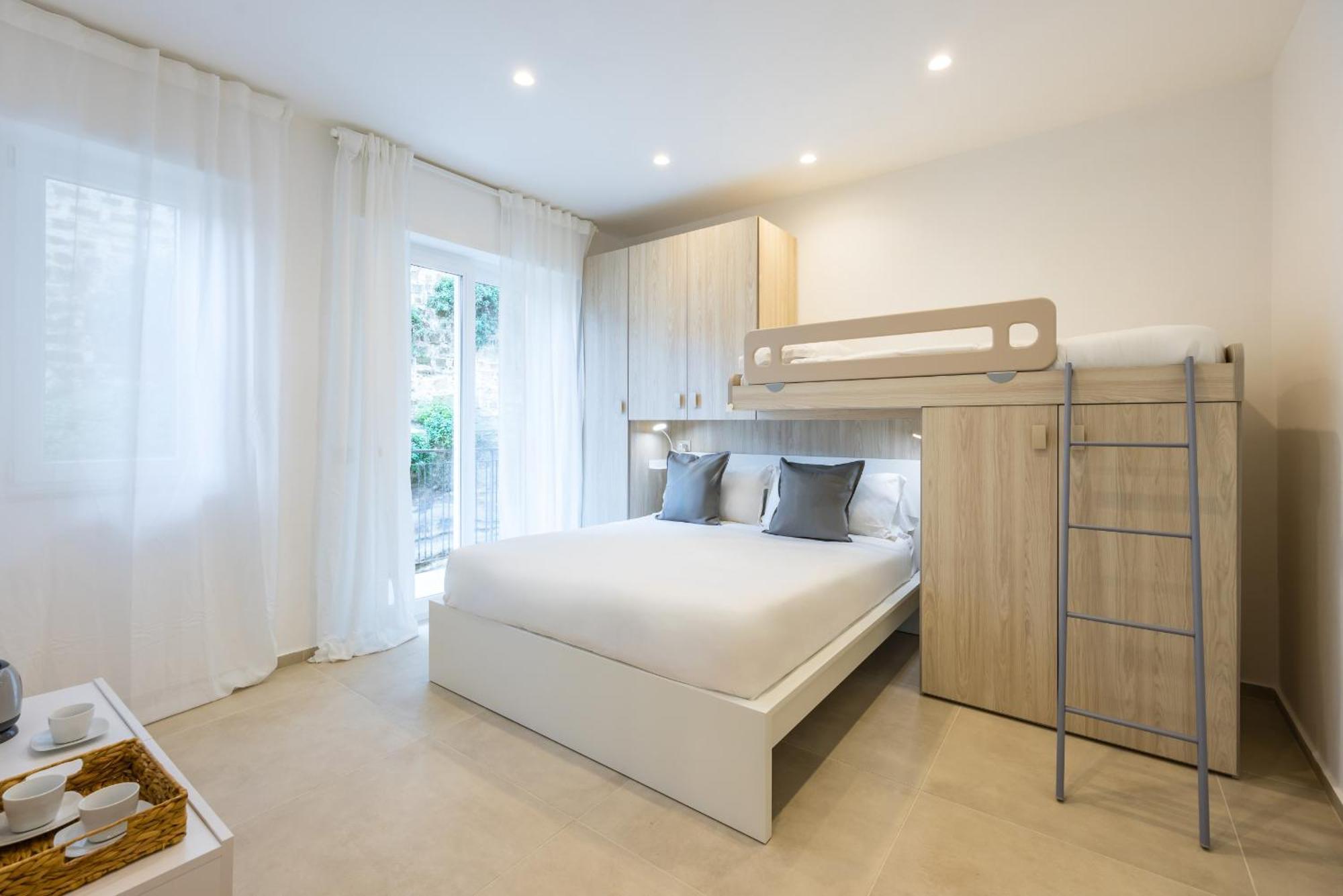 Montesanto View Rooms By Wonderful Italy เนเปิลส์ ภายนอก รูปภาพ